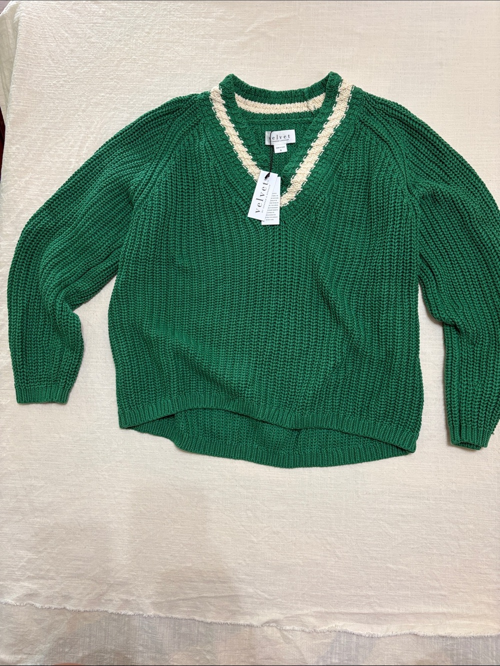 Velvet by Graham and Spencer green collegiate v neck sweater. Size small NWT